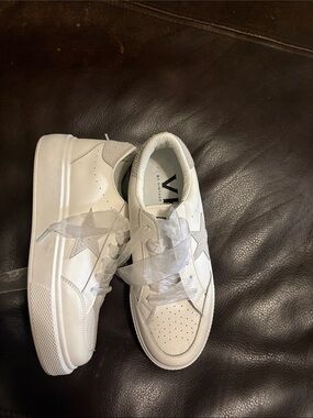 Vintage Havana White Platform Sneakers with Silver Star Detail
